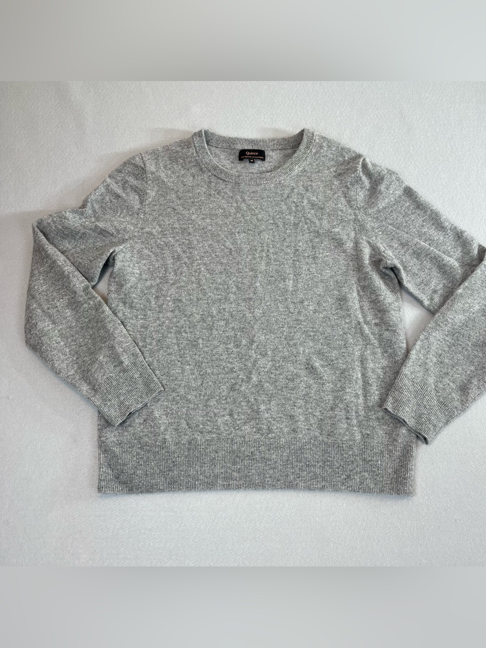 Quince 100% Mongolian Cashmere Gray Crewneck Sweater Medium Minimalist Soft